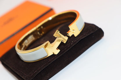 [baslovejewels]H LIGHT BLUE BRACELET