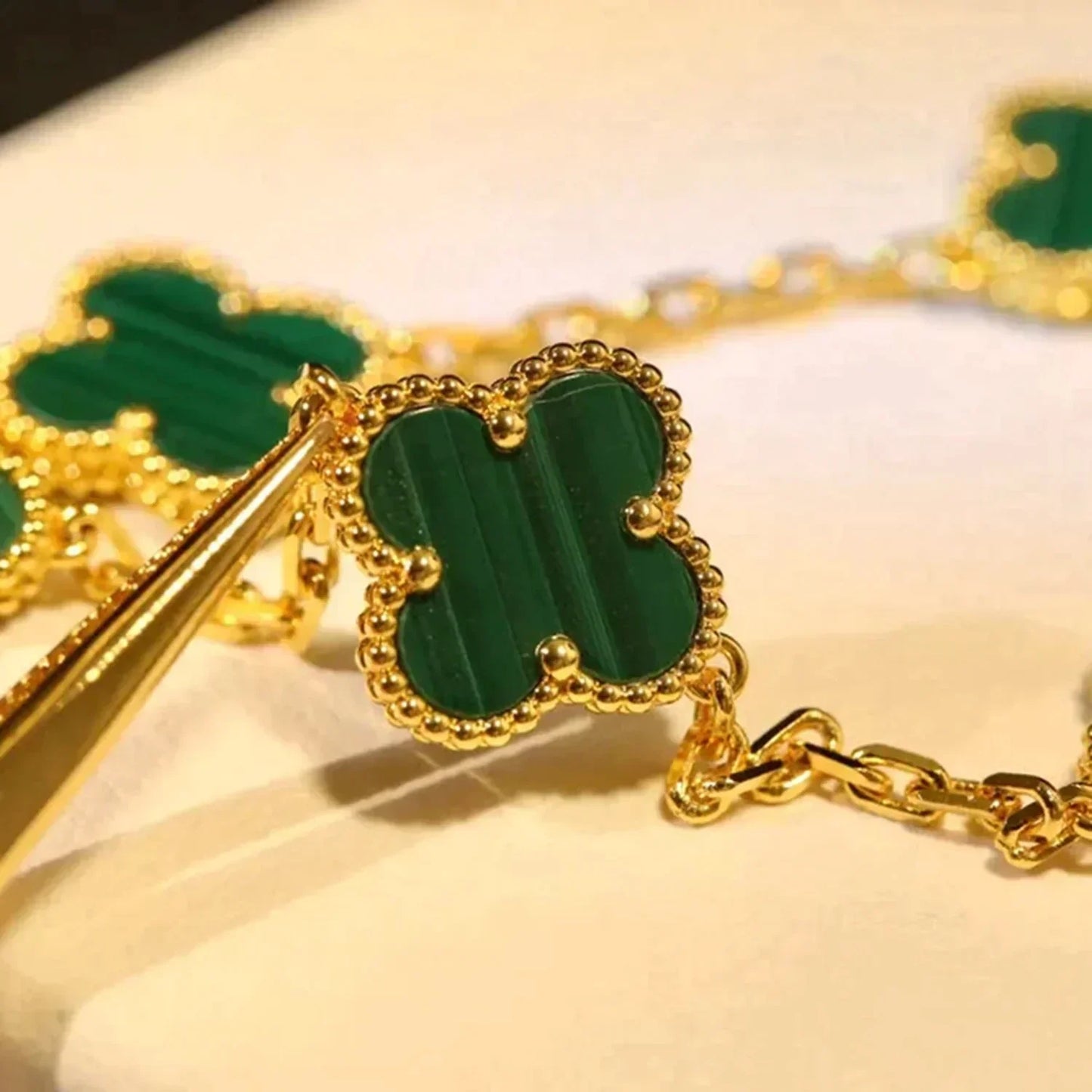 [baslovejewels]CLOVER 5 MOTIFS MALACHITE BRACELET