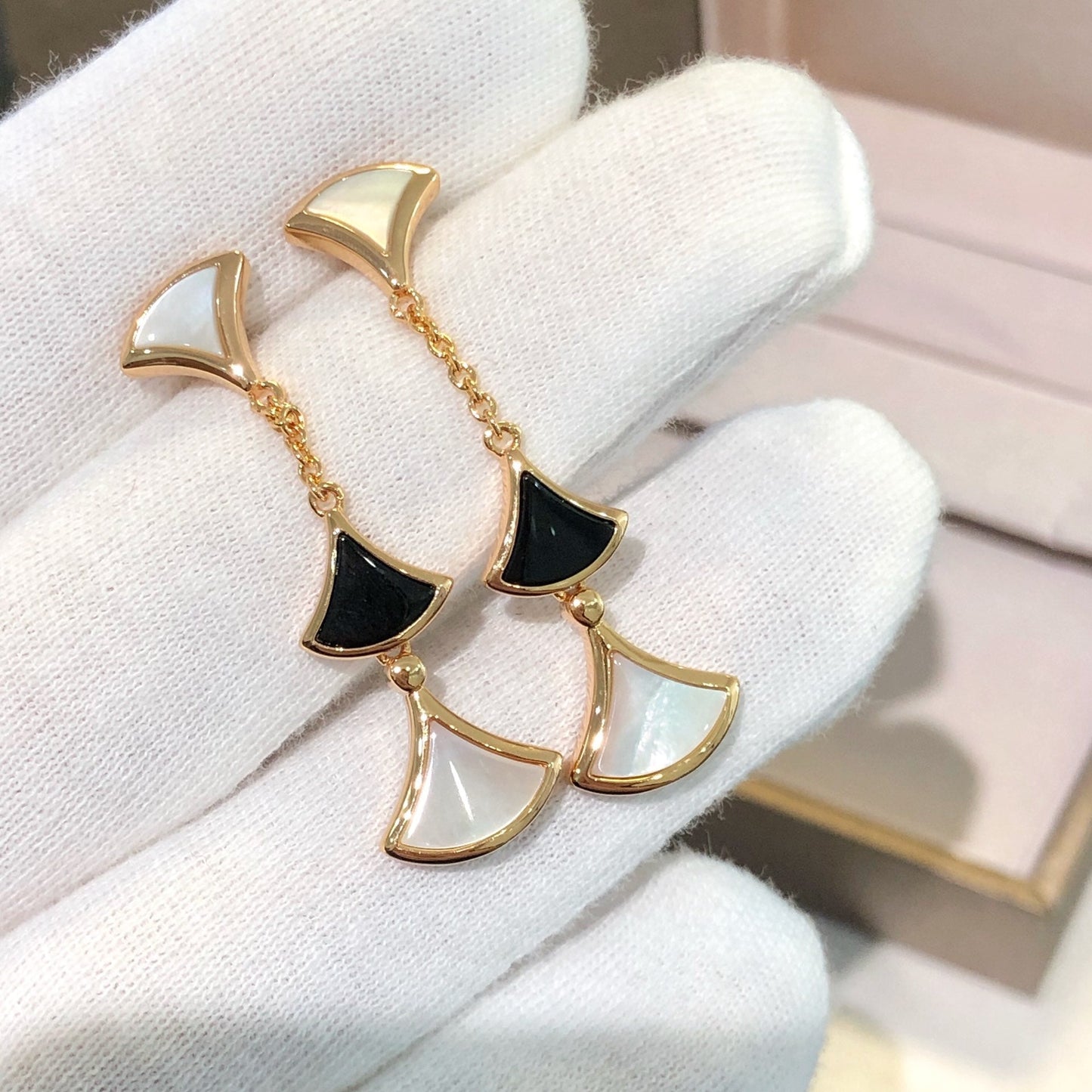 [baslovejewels]DREAM EARRINGS 3 MOTIFS ONYX MOP PINK GOLD