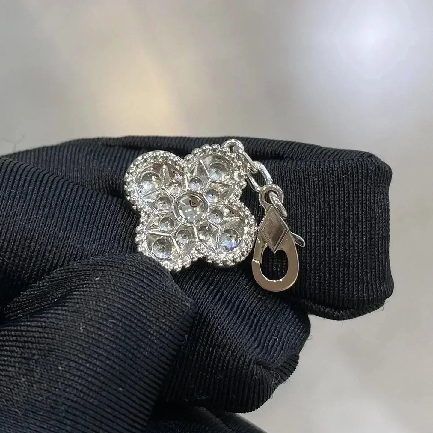 [baslovejewels]CLOVER 5 MOTIFS  DIAMOND BRACELET SILVER