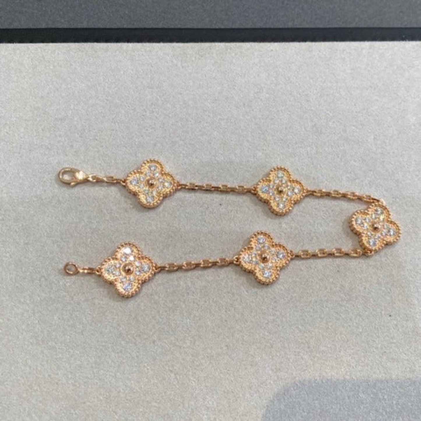 [baslovejewels]CLOVER 5 MOTIFS  FULL DIAMOND BRACELET