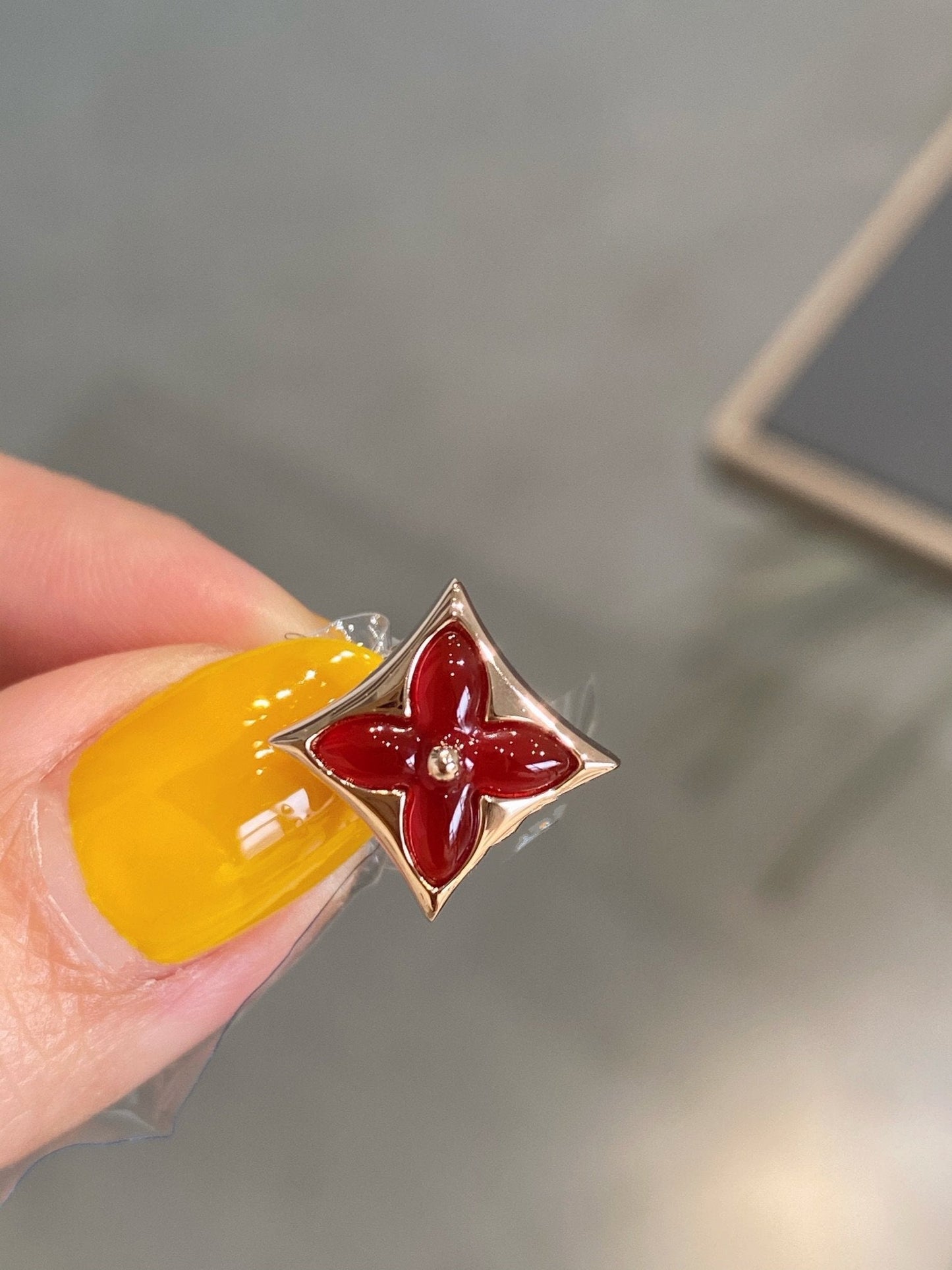 [baslovejewels]STAR AND SUN PINK GOLD CARNELIAN STUD EARRINGS