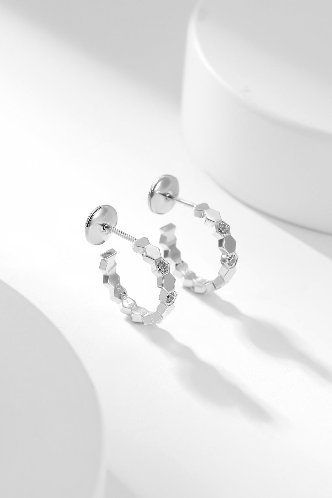 [baslovejewels]BEE LOVE DIAMOND HOOP EARRINGS