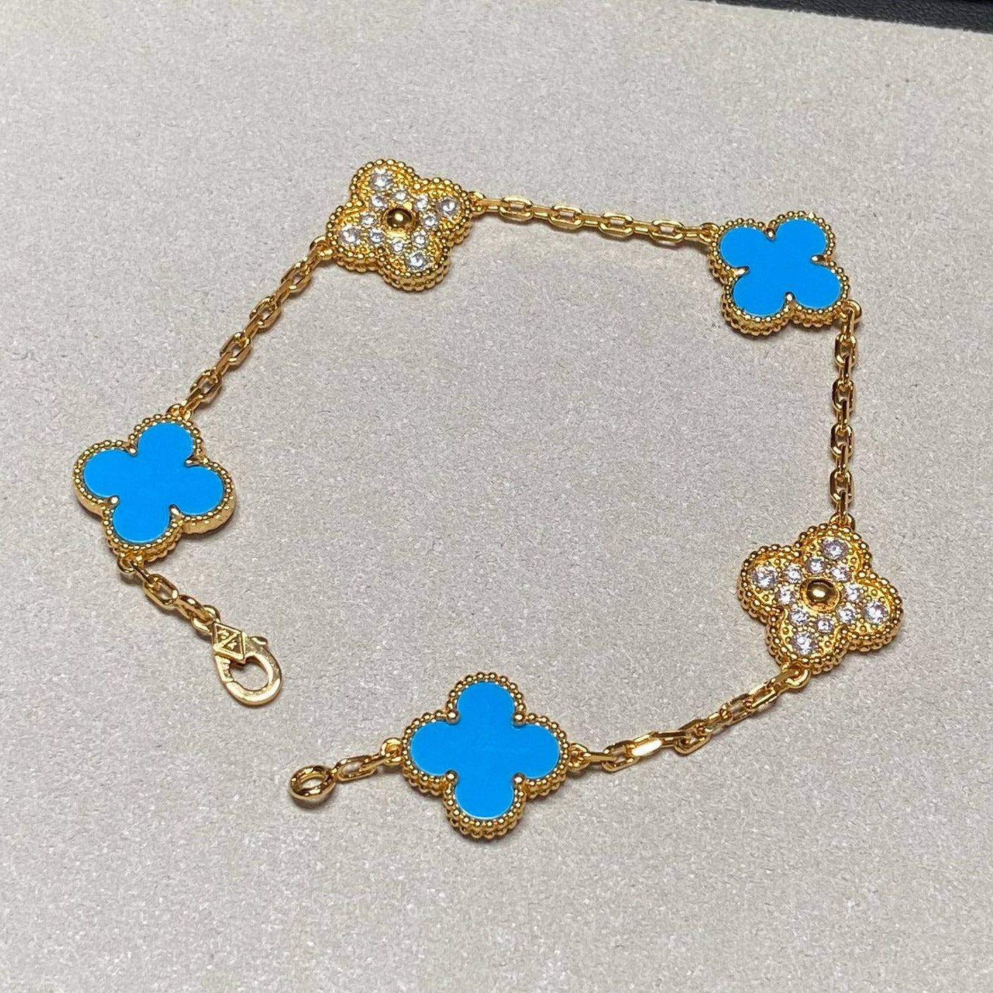 [baslovejewels]CLOVER 5 MOTIF BLUE CHALCEDONY DIAMOND GOLD BRACELET