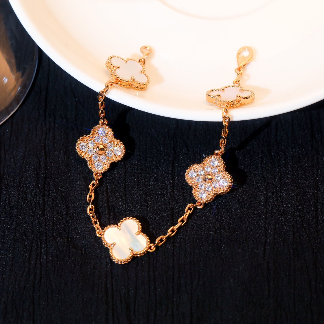 [baslovejewels]CLOVER BRACELET 5 MOTIF WHITE MOP DIAMOND