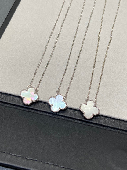 [basloveJW]CLOVER MEDIUM SILVER WHITE MOP NECKLACE