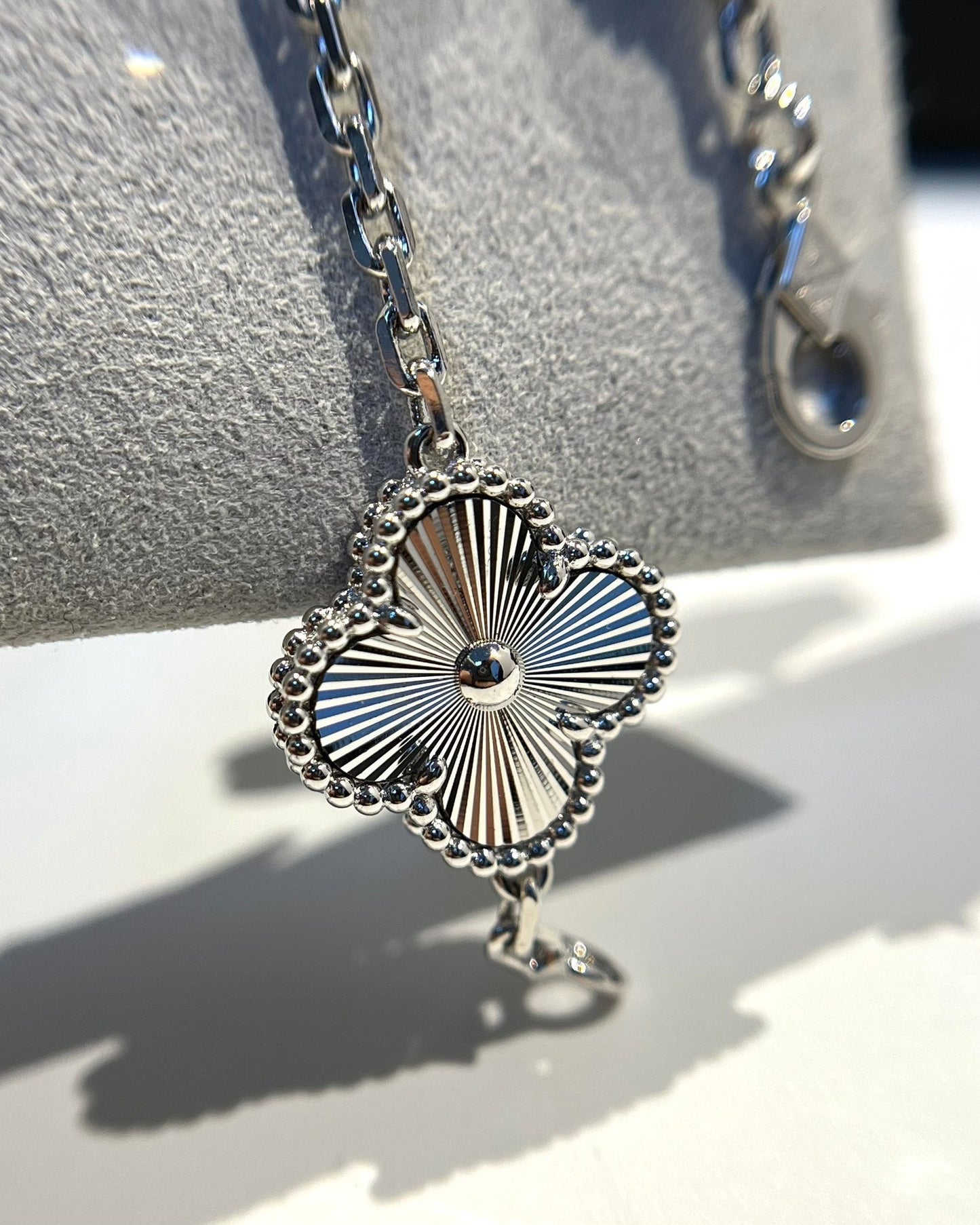 [baslovejewels]CLOVER 5 MOTIF SILVER DIAMOND BRACELET