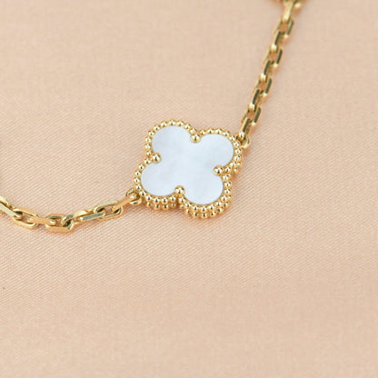 [baslovejewels]CLOVER  5 MOTIF WHITE MOP BRACELET