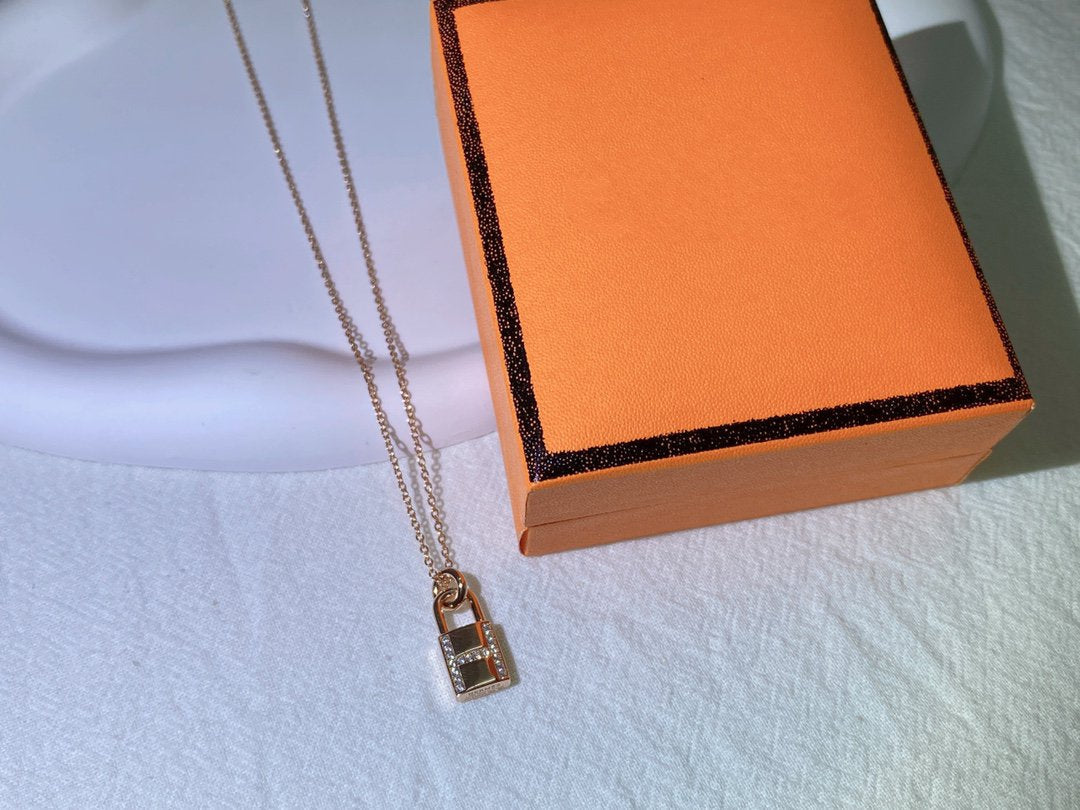 [baslovejewels]HM ADVANCED NICHE LOCK HEAD NECKLACE DIAMONDS