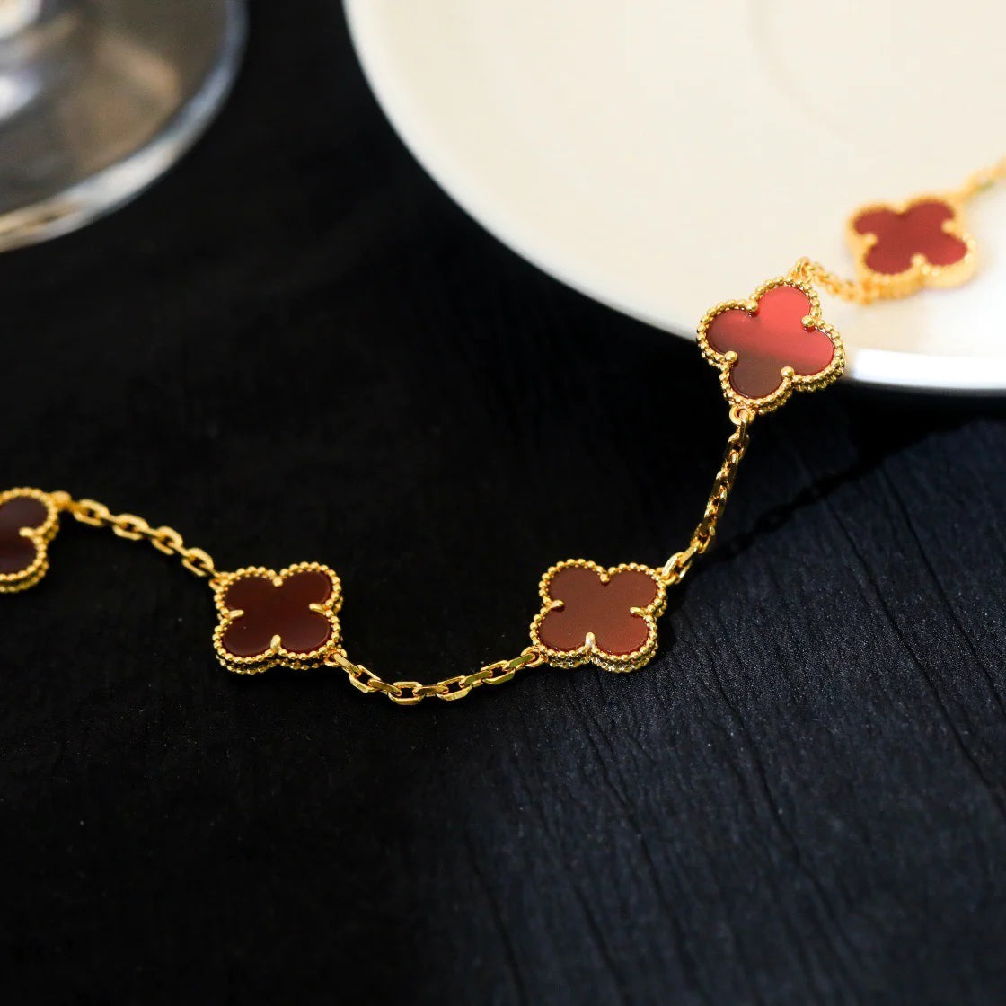 [baslovejewels]CLOVER 5 MOTIFS RED AGATE  BRACELET