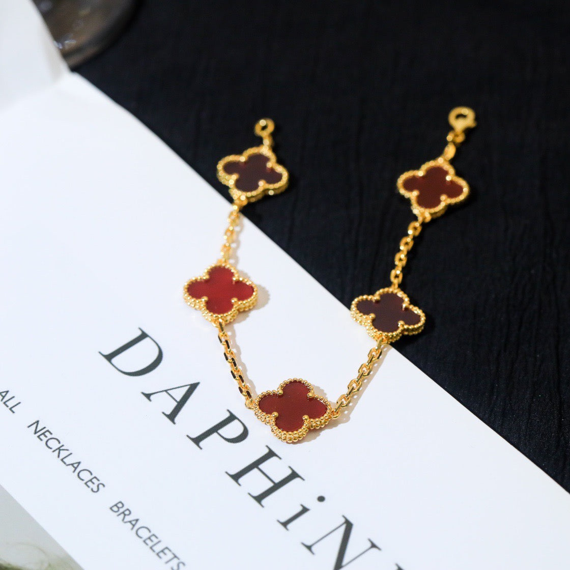 [baslovejewels]CLOVER 5 MOTIFS RED AGATE  BRACELET