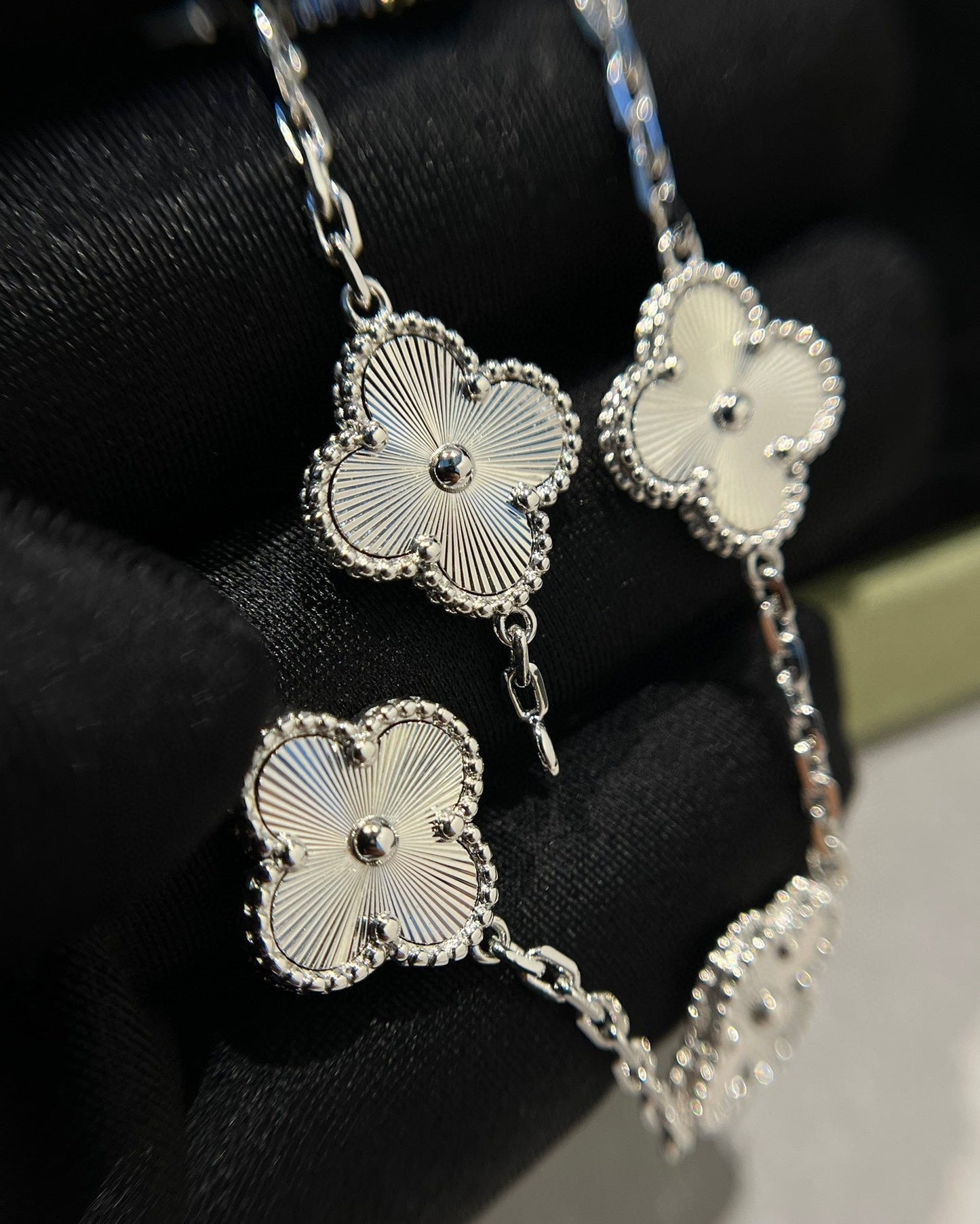 [baslovejewels]CLOVER SILVER 5 MOTIFS BRACELET