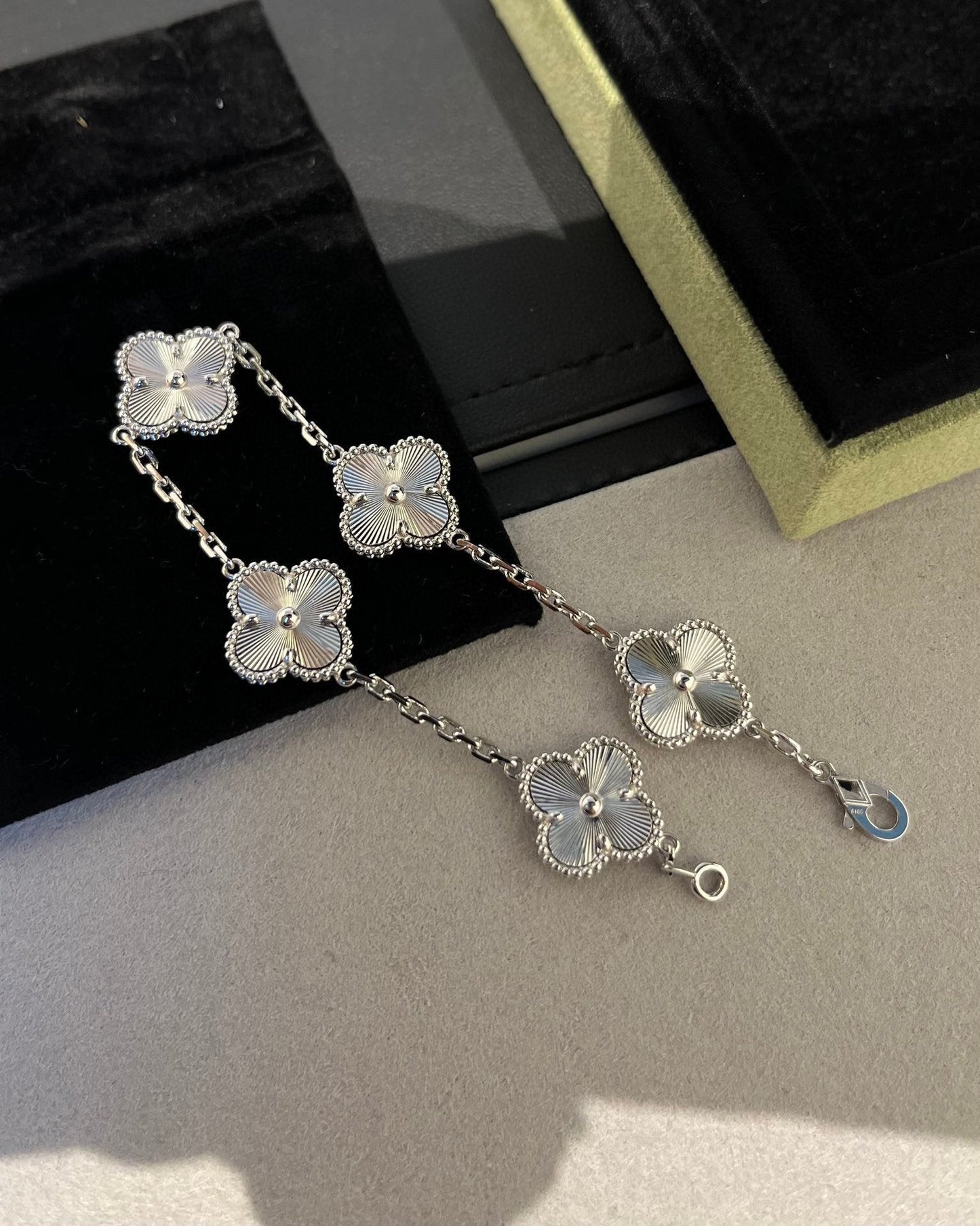 [baslovejewels]CLOVER SILVER 5 MOTIFS BRACELET